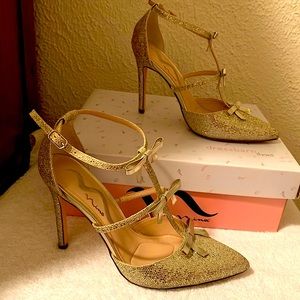 Golden Glitter Bow Tie Accent Heels